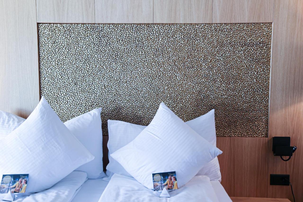 City Hotel Glarnerland Nafels Bagian luar foto